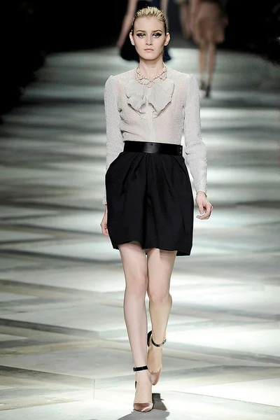Look 22